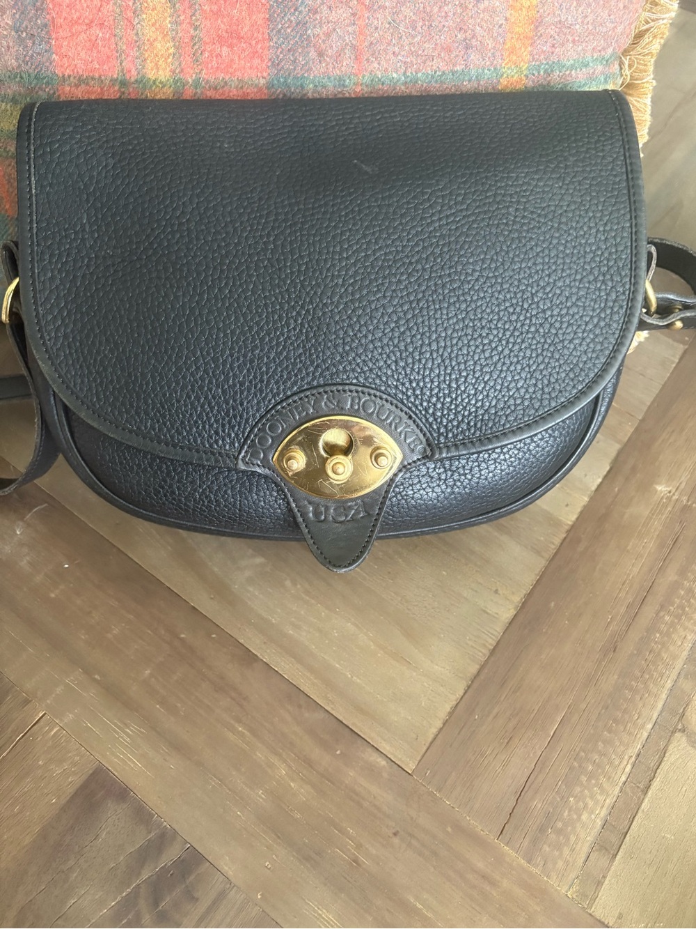🦆 Vintage Dooney & Bourke AWL Black Pebbled Leather Calvary Bag USA